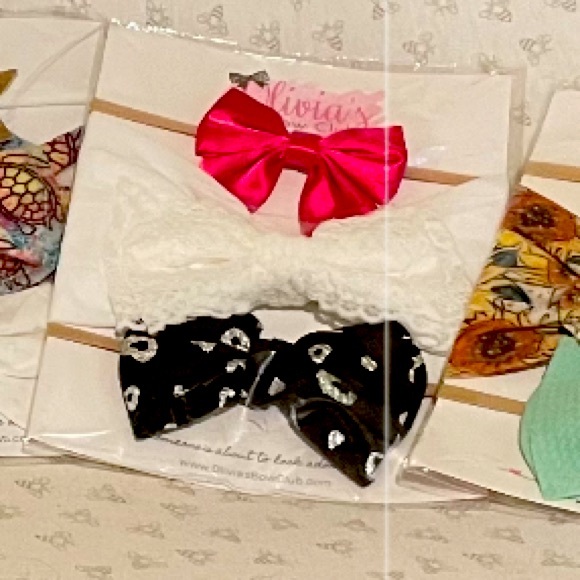 White Lace, Hearts, & Pink Satin! NWT Baby/Toddler Bow Set - Picture 1 of 5